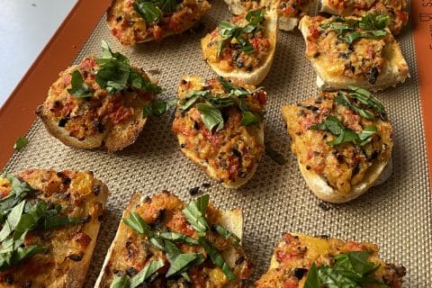 Cliquez pour zoomer ! Crostini tomates, olives et mozzarella Thermomix par Didou68