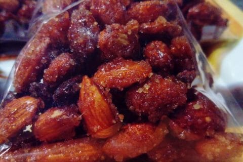 Cliquez pour zoomer ! Amandes grillées à la cannelle et au miel Thermomix par irisbleu