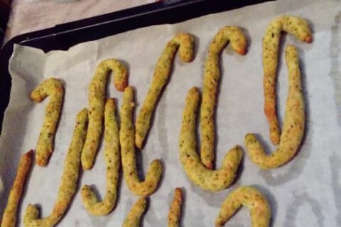 Cliquez pour zoomer ! Gressins parmesan basilic Thermomix par irisbleu