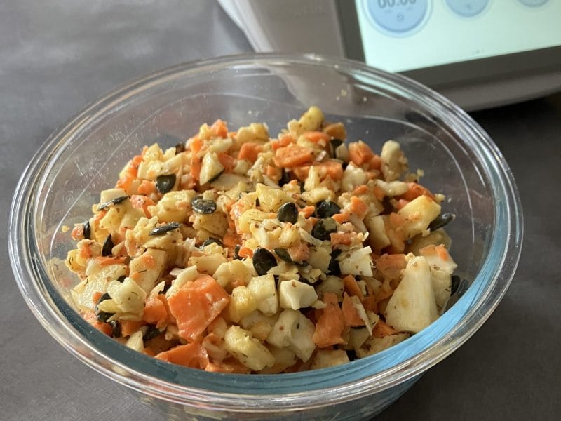 Cliquez pour zoomer ! Salade de chou-rave, carotte et pomme Thermomix par Stemarel