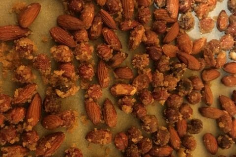 Cliquez pour zoomer ! Amandes grillées à la cannelle et au miel Thermomix par Sirthaal