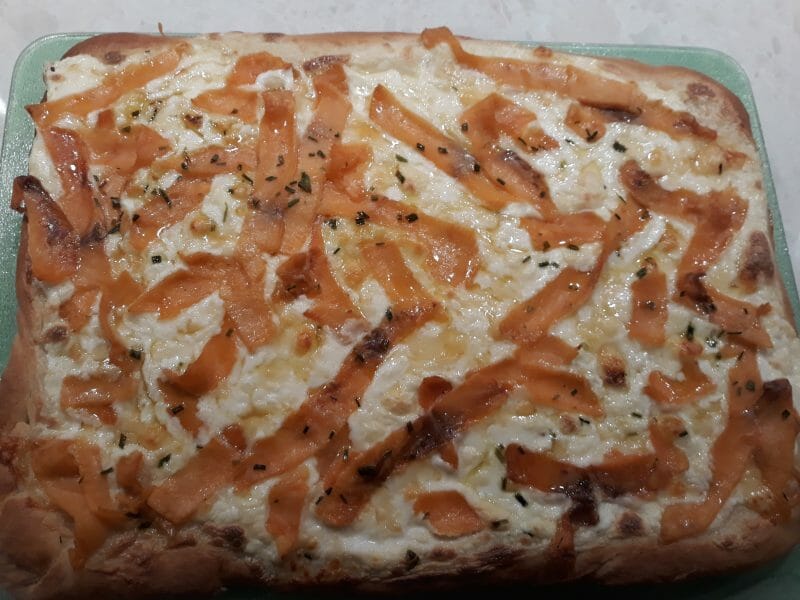 Cliquez pour zoomer ! Pizza au saumon et sauce kiri Thermomix par lapco85