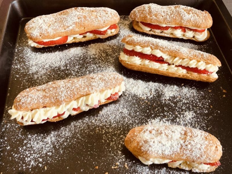 Cliquez pour zoomer ! Éclairs fraises chantilly Thermomix par Lilie28700