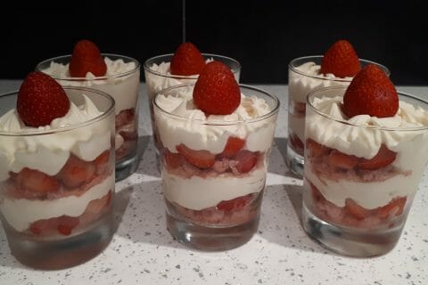 Cliquez pour zoomer ! Délices fraises et chocolat blanc Thermomix par melagie14
