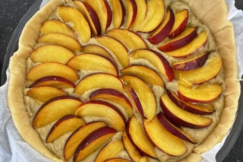 Cliquez pour zoomer ! Tarte aux pêches jaunes et pistache Thermomix par Adeline_14