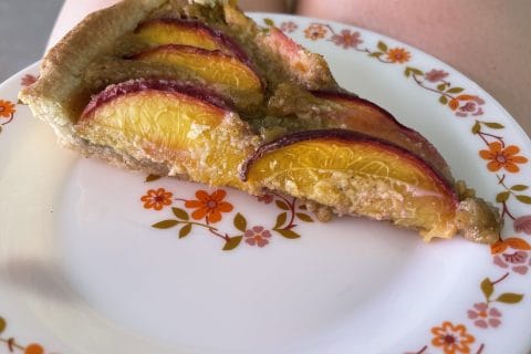 Cliquez pour zoomer ! Tarte aux pêches jaunes et pistache Thermomix par Adeline_14