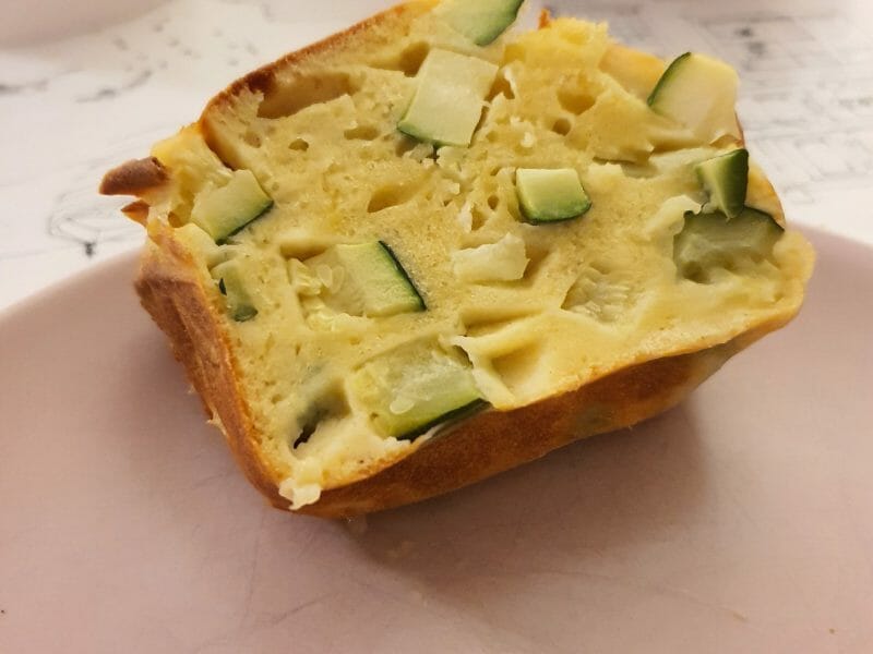 Cliquez pour zoomer ! Cake courgettes et cheddar Thermomix par Toxeen