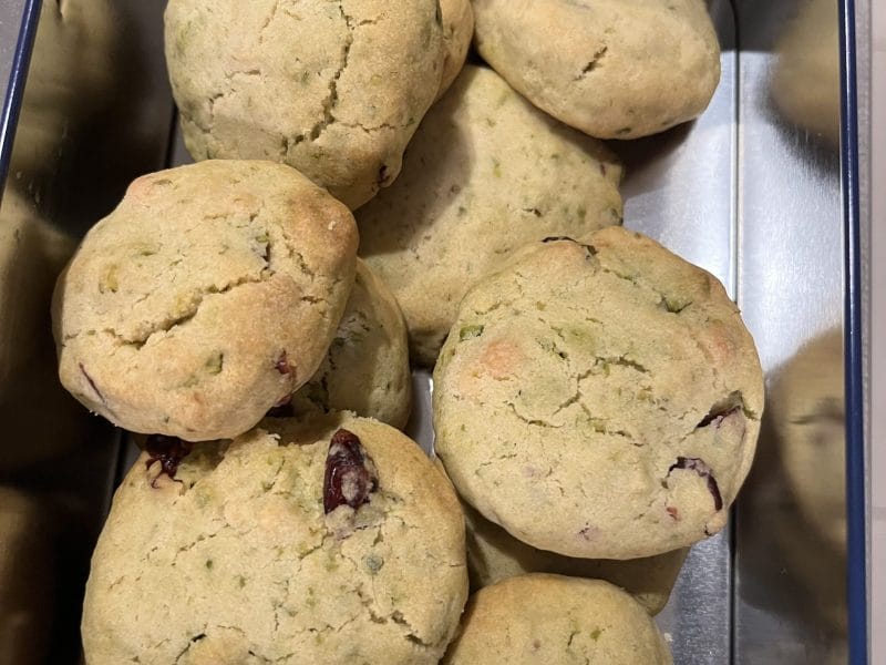 Cliquez pour zoomer ! Cookies pistache, chocolat blanc et cranberries Thermomix par Carty