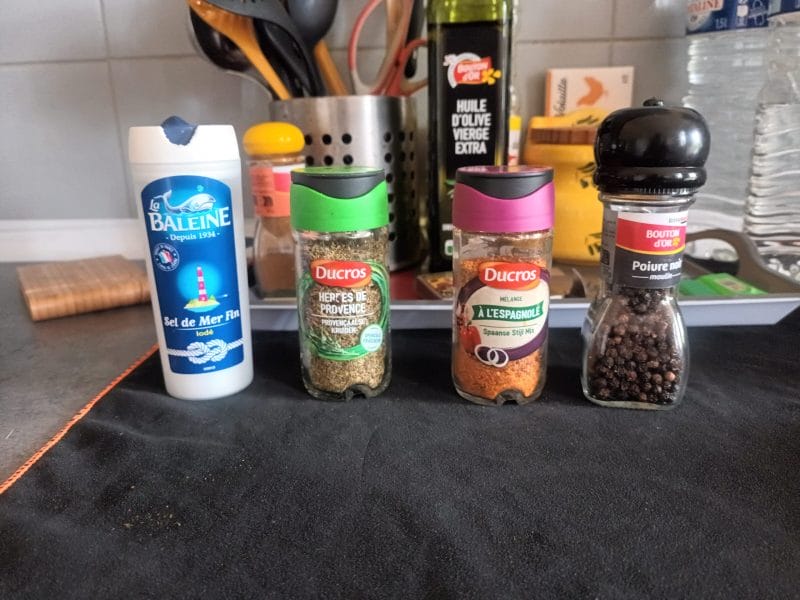 Cliquez pour zoomer ! Poulet sauce poivron-tomate, riz et ses légumes Thermomix par au88