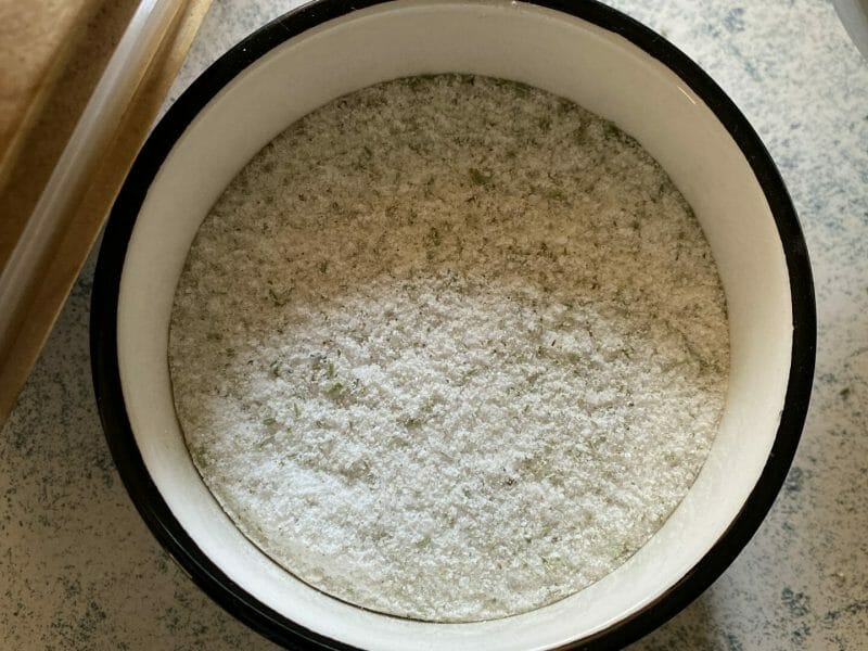 Cliquez pour zoomer ! Sel aromatisé aux herbes Thermomix par Bichette34