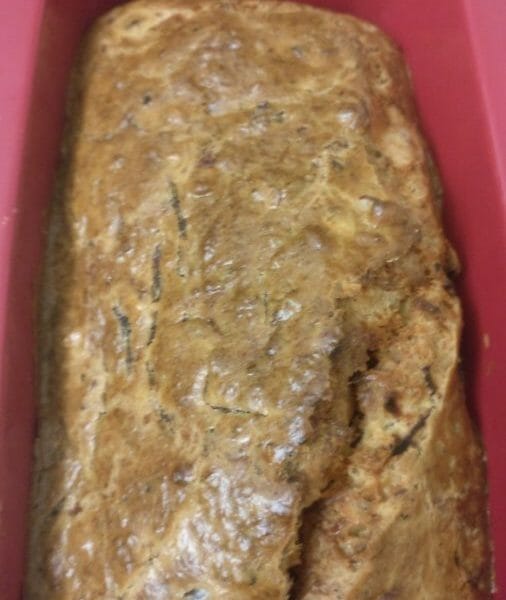 Cliquez pour zoomer ! Cake chèvre, noisettes et lardons Thermomix par sandali