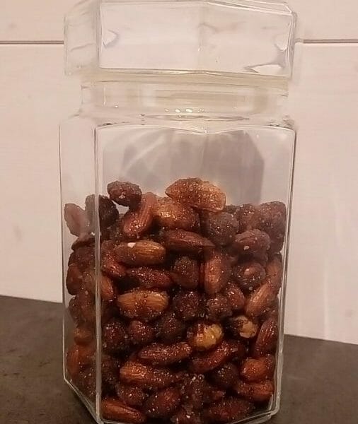 Cliquez pour zoomer ! Amandes grillées à la cannelle et au miel Thermomix par Celine_l68