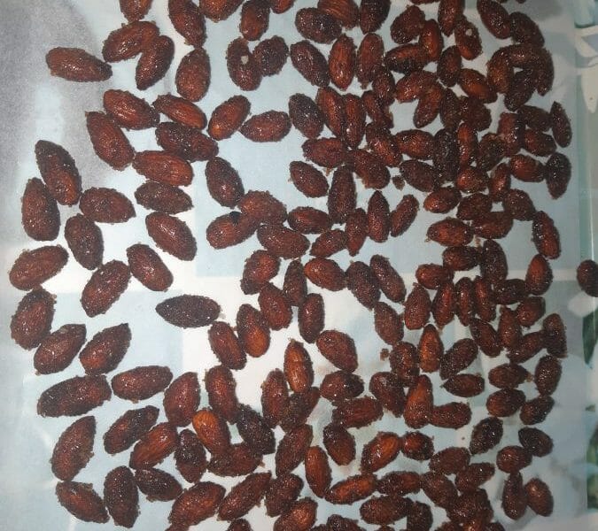 Cliquez pour zoomer ! Amandes grillées à la cannelle et au miel Thermomix par Kryssou