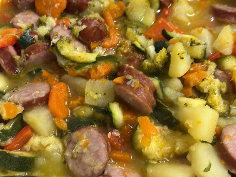 Cliquez pour zoomer ! Ragoût de légumes, pommes de terre et saucisses Thermomix par pauline_1729