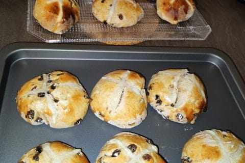 Cliquez pour zoomer ! Hot cross buns – petits pains anglais de Pâques Thermomix par Sophie_24
