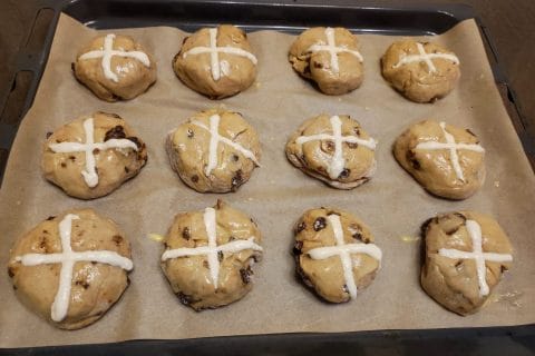 Cliquez pour zoomer ! Hot cross buns – petits pains anglais de Pâques Thermomix par Sophie_24