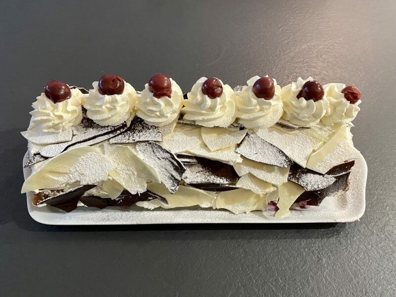 Cliquez pour zoomer ! Bûche forêt noire Thermomix par Pattipat