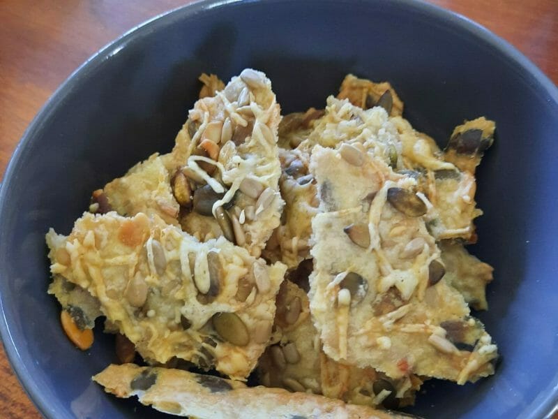 Cliquez pour zoomer ! Crackers salés à l’emmental et aux graines Thermomix par sanperl