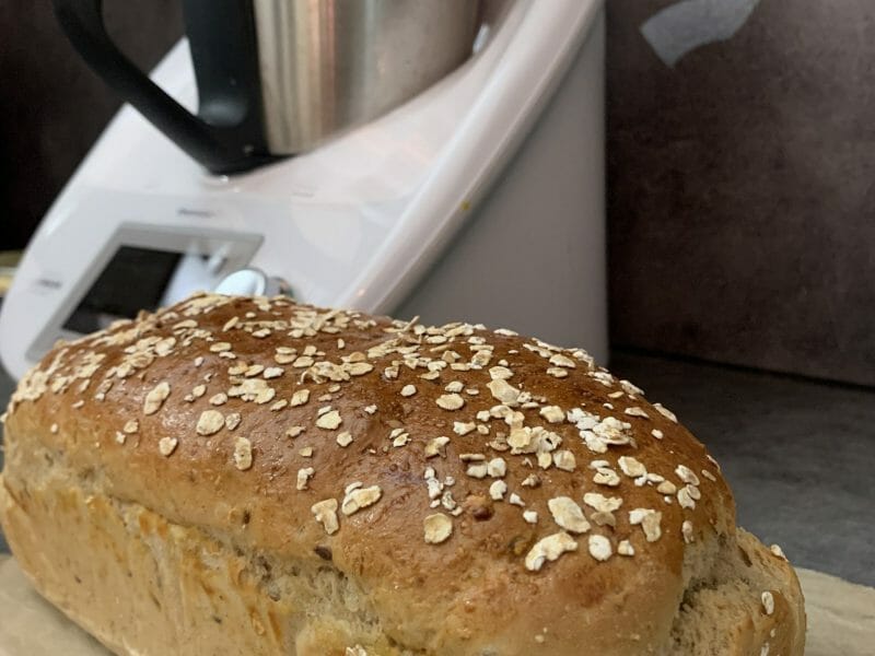 Cliquez pour zoomer ! Pain aux flocons d’avoine et au miel Thermomix par Laulau04
