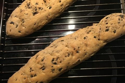 Cliquez pour zoomer ! Pain aux olives Thermomix par Laetitia_31