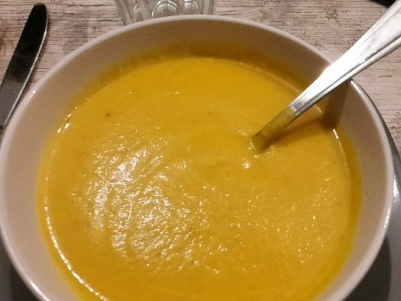 Cliquez pour zoomer ! Velouté carottes et pommes, au lait de coco Thermomix par Celine021
