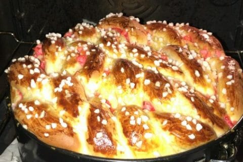 Cliquez pour zoomer ! Brioche aux pralines roses Thermomix par bayouche