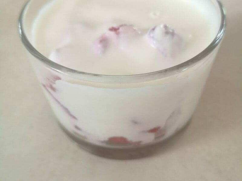 Cliquez pour zoomer ! Délices fraises et chocolat blanc Thermomix par Ncelard