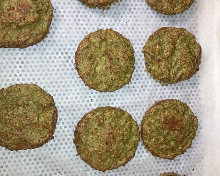 Cliquez pour zoomer ! Galettes de brocolis Thermomix par Nancy62980