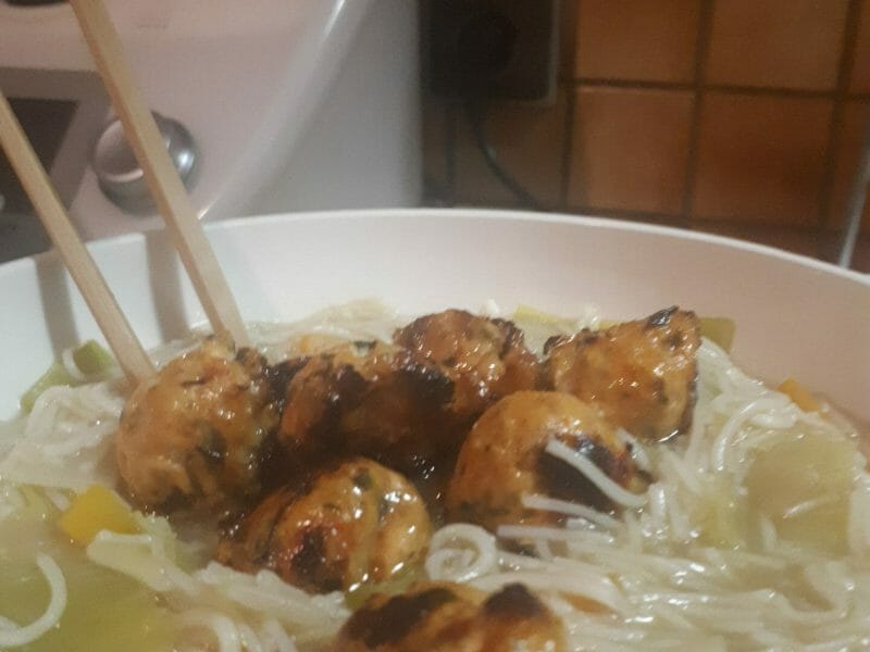 Cliquez pour zoomer ! Boulettes de poulet Thaï Thermomix par Adele Adeline