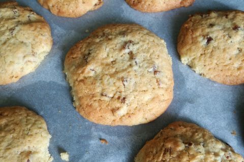 Cliquez pour zoomer ! Cookies romarin et abricots au Thermomix
