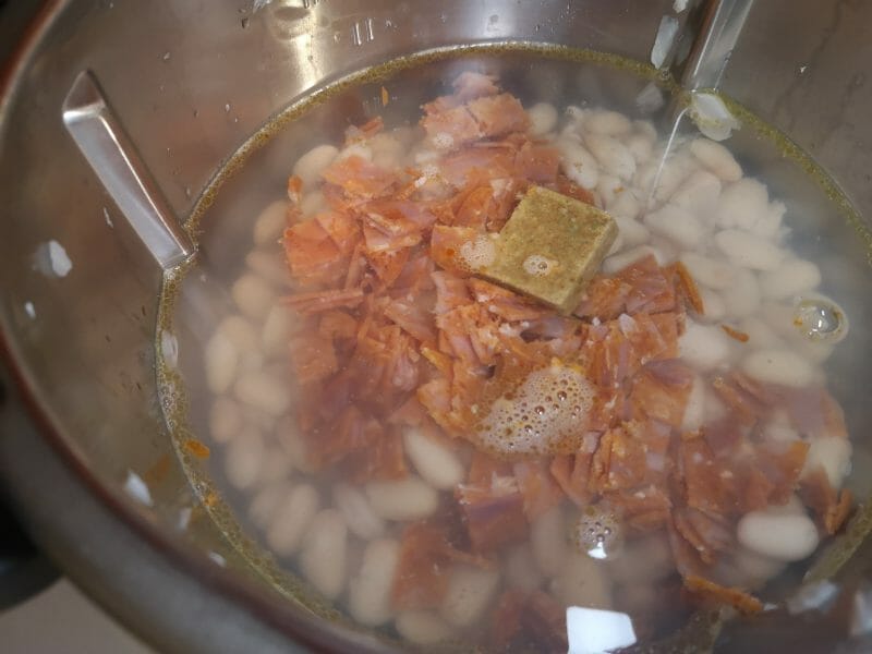 Cliquez pour zoomer ! Velouté de haricots blancs et chorizo Thermomix par Dans la cuisine de Manue