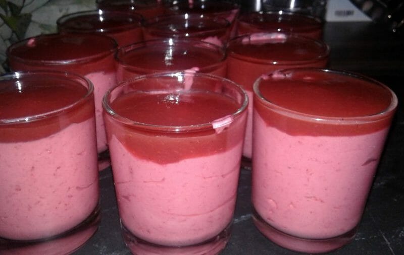Cliquez pour zoomer ! Mousse à la framboise et son coulis Thermomix par Malain