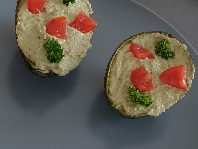 Cliquez pour zoomer ! Avocats aux rillettes de thon au basilic Thermomix par lilieflower