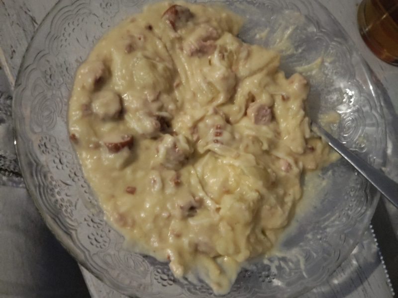 Cliquez pour zoomer ! Pommes de terre et knackis sauce cheddar Thermomix par wen2419