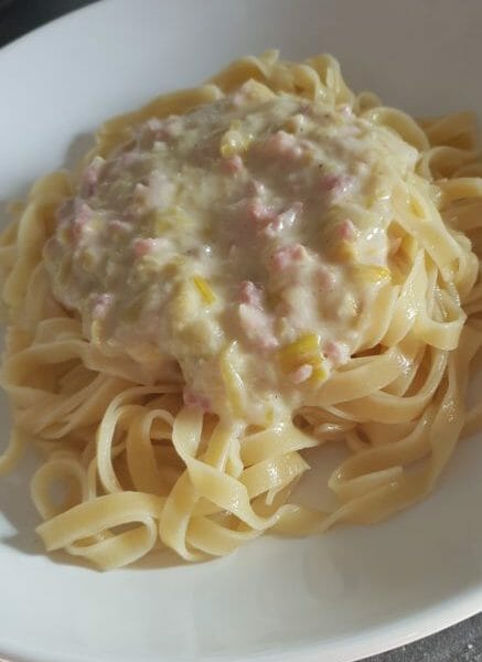 Cliquez pour zoomer ! Tagliatelles à la crème de poireaux Thermomix par Tatoub 🌸
