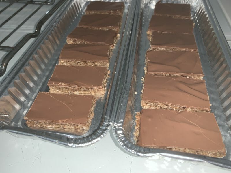 Cliquez pour zoomer ! Barres de céréales à l’avoine, noisettes, banane et chocolat Thermomix par evemarciano