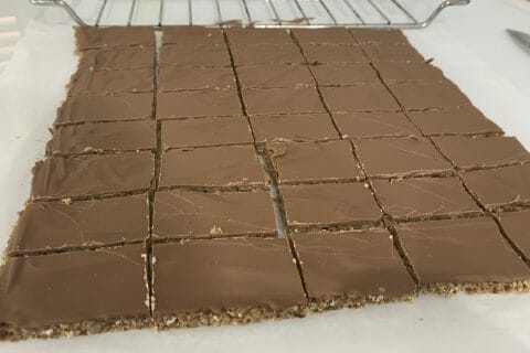 Cliquez pour zoomer ! Barres de céréales à l’avoine, noisettes, banane et chocolat Thermomix par evemarciano