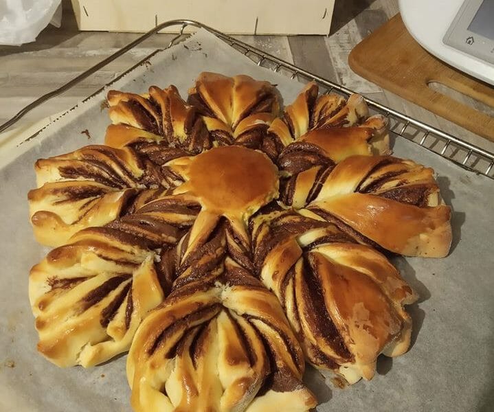 Cliquez pour zoomer ! Brioche étoilée au Nutella Thermomix par sylvielema