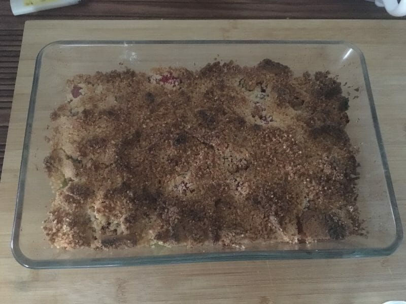 Cliquez pour zoomer ! Crumble fraise rhubarbe et noix de coco Thermomix par itchigoo