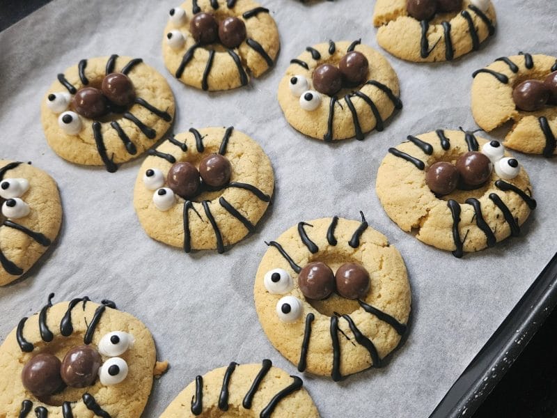 Cliquez pour zoomer ! Spider cookies – cookies araignées Thermomix par titejoe
