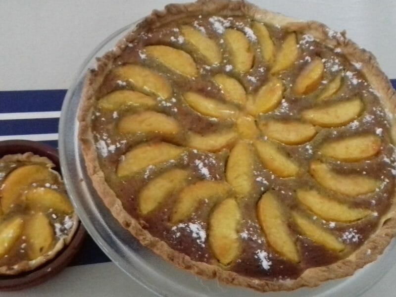 Cliquez pour zoomer ! Tarte aux pêches jaunes et pistache Thermomix par Guiguitte