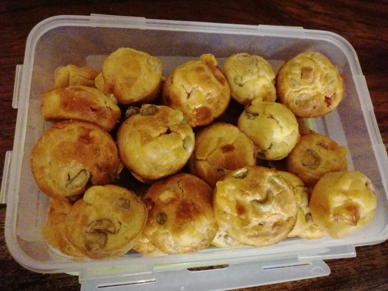 Cliquez pour zoomer ! Mini muffins au jambon et olives vertes Thermomix par Delph1609