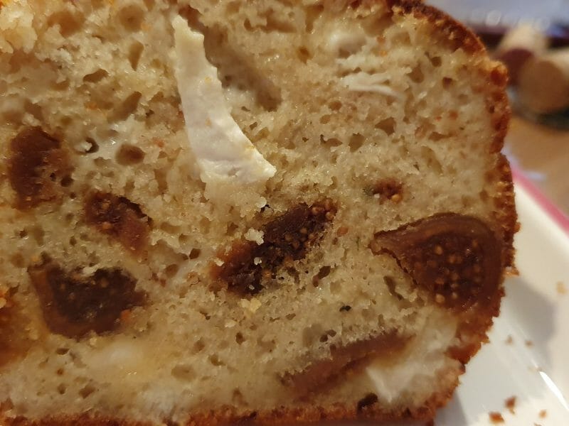 Cliquez pour zoomer ! Cake au chèvre, figues et au miel Thermomix par GervaiseLeo