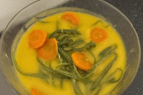 Cliquez pour zoomer ! Soupe haricots verts et carottes Thermomix par Sandrine