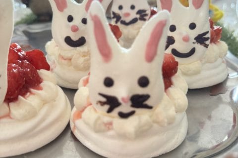 Cliquez pour zoomer ! Mini pavlova aux fraises Thermomix par Sandrine