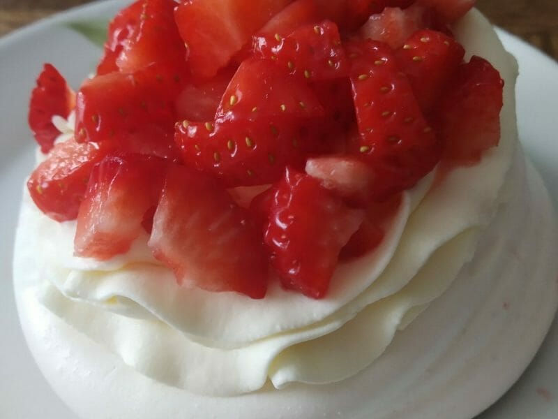 Cliquez pour zoomer ! Mini pavlova aux fraises Thermomix par Typouic