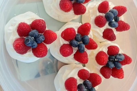 Cliquez pour zoomer ! Mini pavlova aux fraises Thermomix par Sab_5