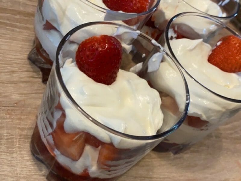 Cliquez pour zoomer ! Tiramisu aux fraises en verrines Thermomix par Aurelie_61