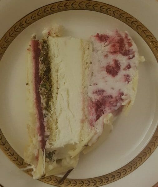 Cliquez pour zoomer ! Bûche de Noël framboises et chocolat blanc Thermomix par Marie Eve