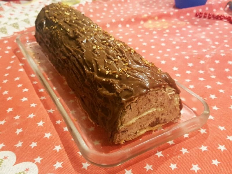 Cliquez pour zoomer ! Bûche Ferrero Rocher Thermomix par Marie Eve